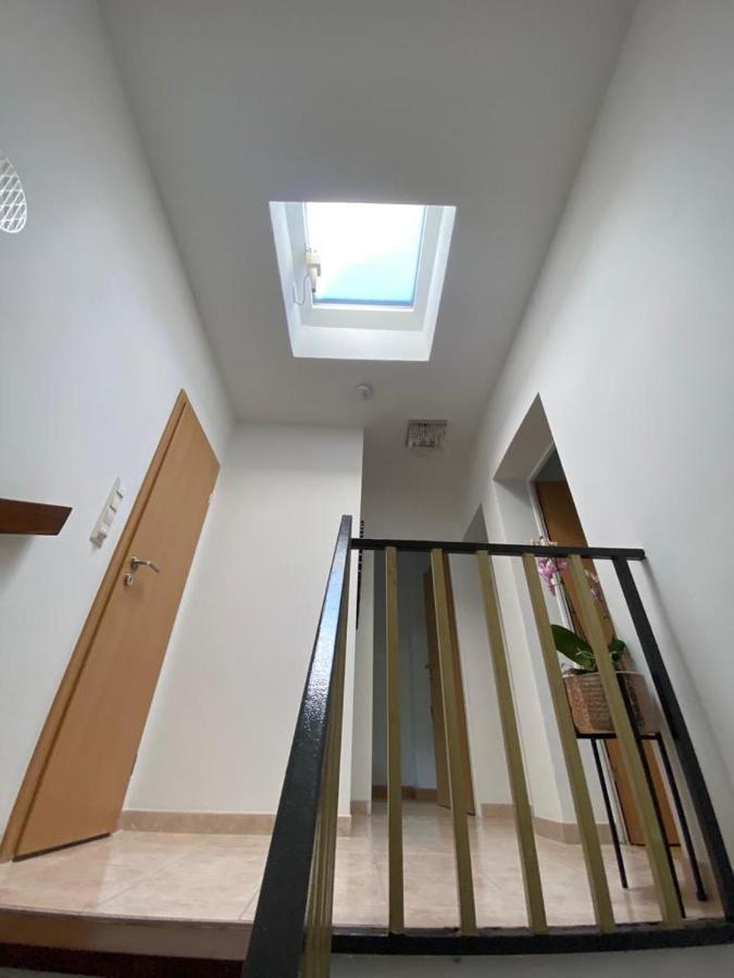 Schoenes Zimmer Im Charmanten Haus Berlin Bagian luar foto